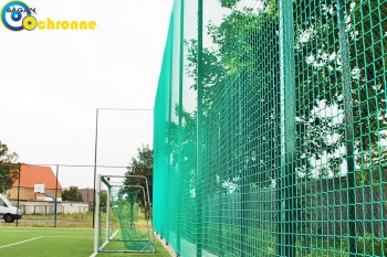 Siatki Sanok - Siatka ochronna - ogrodzenie boiska sportowego - 8x8, 5mm dla terenów Sanoka